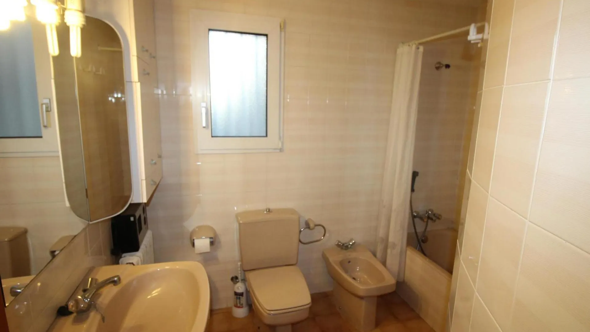 Maritim I A-1 Apartamento Luminoso A 10 M Del Paseo Maritimo. - Es-228-29 Llança Spanyolország